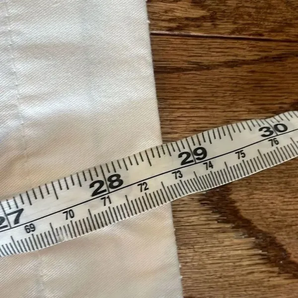 Saks 5th Avenue Threads white cotton cargo pants size 6 - Image 3