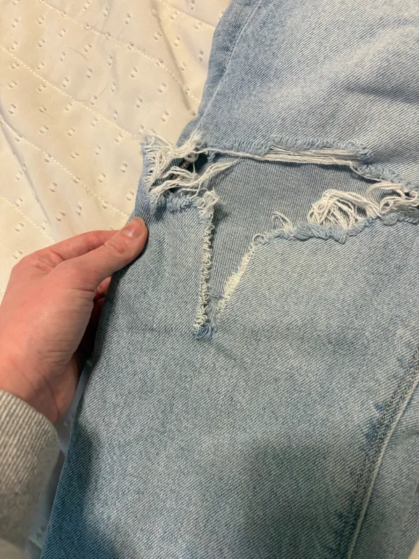 American Eagle Jeans - Image 4