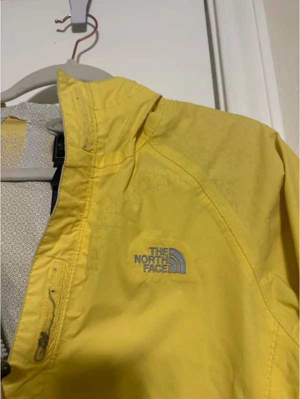 North Face HyVent The Rain Jacket - Image 2