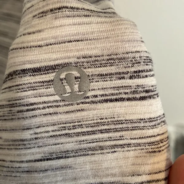 Lululemon Free To Be Wild Womens size 4 - Image 2