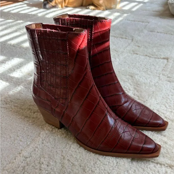 Schutz BRIANI CROCODILE EMBOSSED LEATHER BOOTIE - Image 7