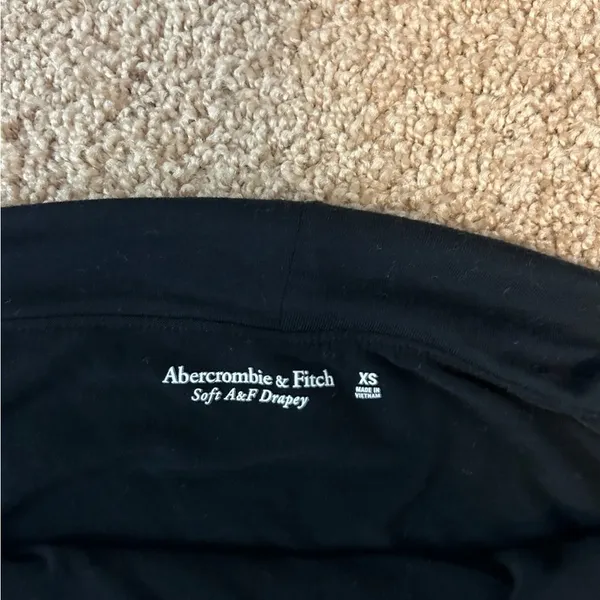 Abercrombie & Fitch black drapey long sleeve size XS - Image 7