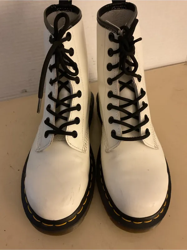 Dr. Martens women White Leather Lace-Up Combat Boots US 7 - Image 5