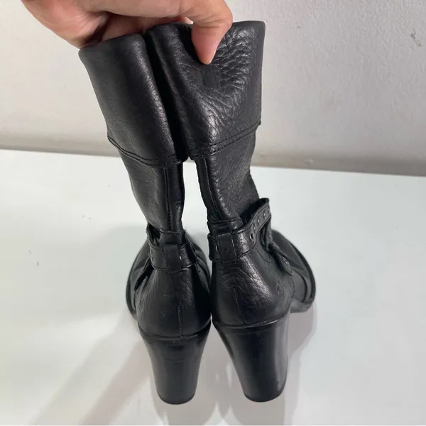 Born Boots Wmn 7.5 Gilary Blck Pebbled Leather Moto Block Heel Biker Belt Strap - Image 6