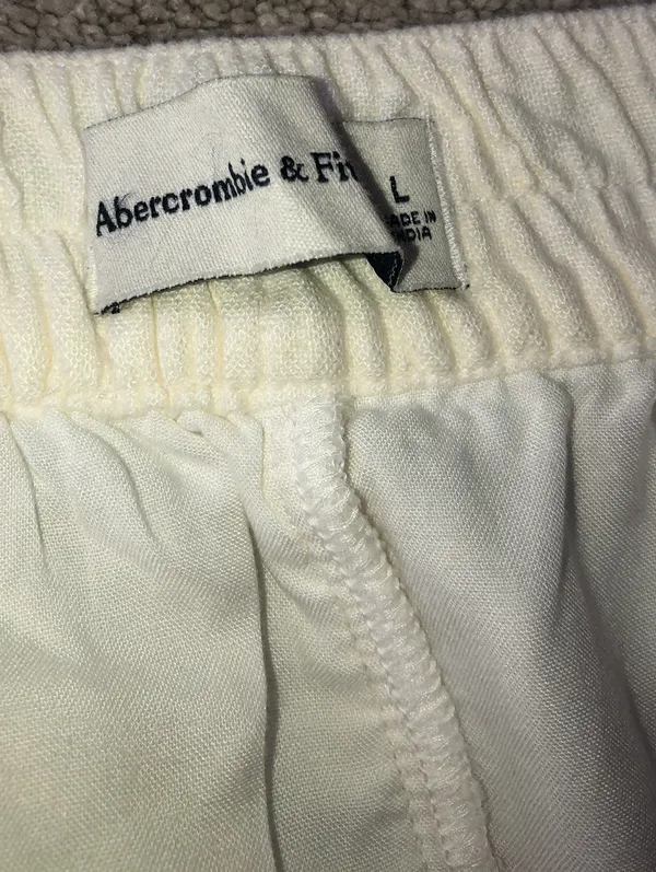 Abercrombie Cream Linen Shorts Large - Image 9