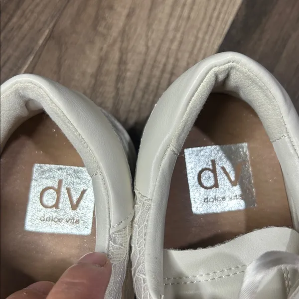 Dolce Vita Harrysun Lace Sneaker Size 6.5 White Wedding Shower NWOT - Image 4
