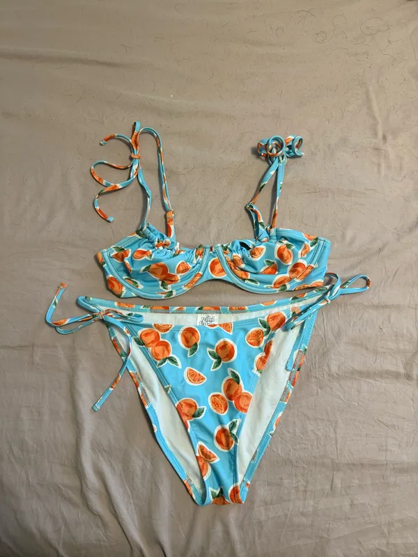 Target Orange Print Tie Shoulder Underwire Bikini Top and Side-Tie Scoop Bottom - Image 2