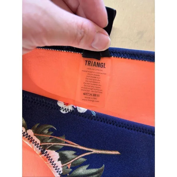 Triangl Navy Floral Neoprene Cheeky Bikini Bottoms Size Medium - Image 3