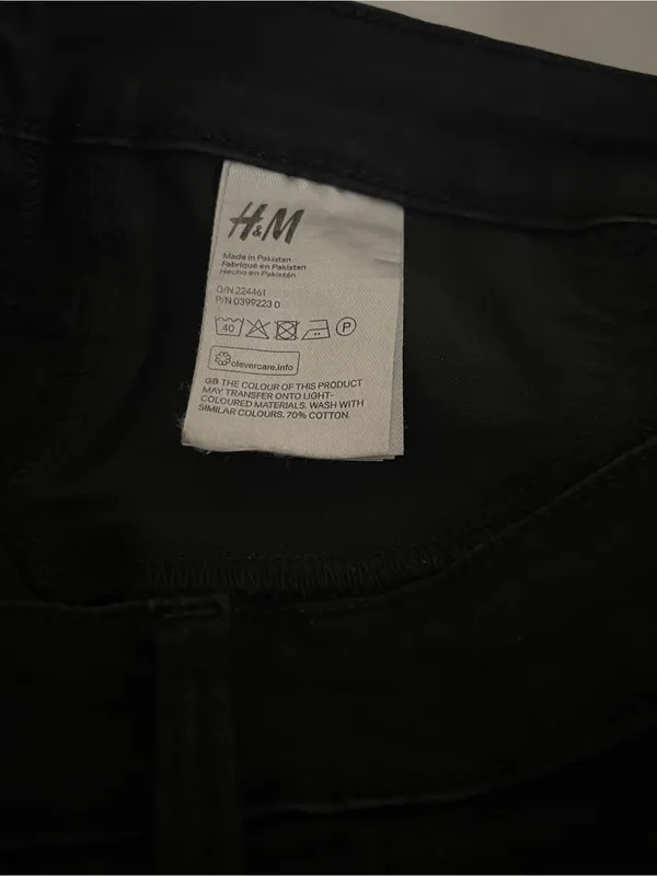 H&M Classic Black Straight Leg Pants Slim Fit - Excellent Condition ✨ - Image 4