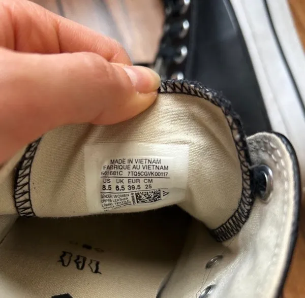 Converse Women’s Black Low Top Sneakers - Image 4