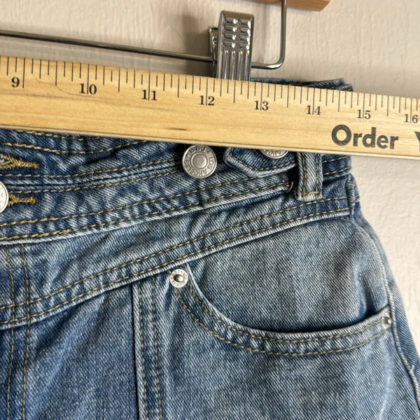 BBJ Los Angeles Women's Blue distressed Denim cutoff Shorts‎ size 11 30 - Image 5