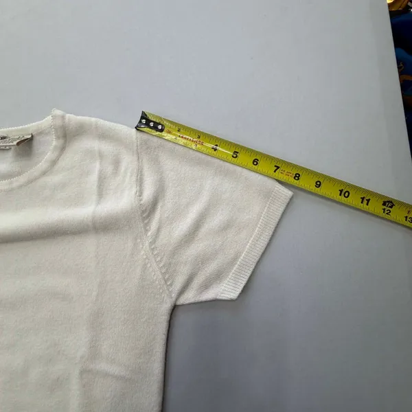 Carolyn Taylor Essentials White Short Sleeve Crew Neck Acrylic Knit Sweater - Image 10