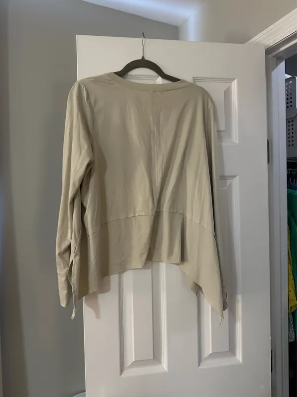 Tan long sleeve shirt Size M - Image 2