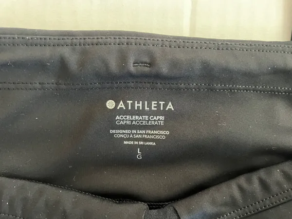 Accelerate Capri Leggings Size L - Image 4