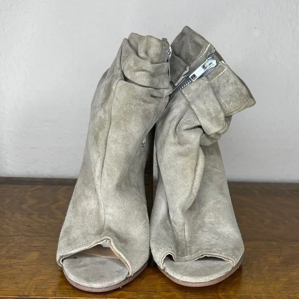 Chinese Laundry‎ Suede Heels - Image 7