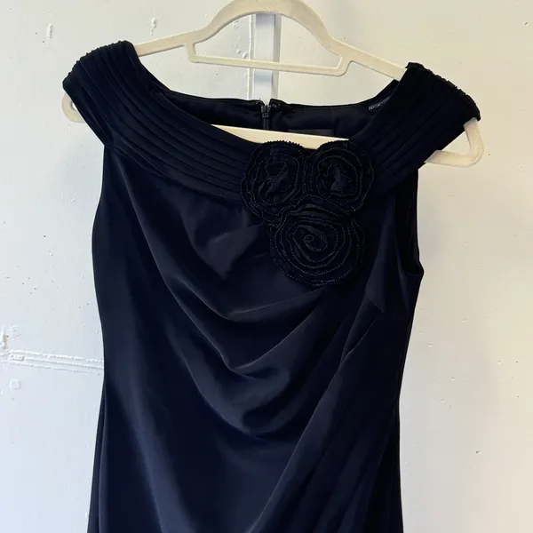 Y2K Adrianna Papell Black Rosette Ruched Off Shoulder Cocktail Sheath Dress Sz 4 - Image 4
