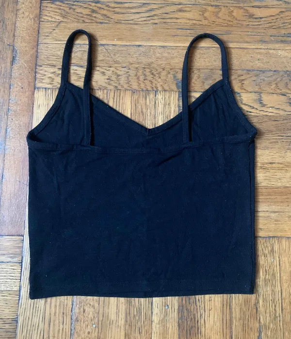 Forever 21 Black v neck crop top - Image 3