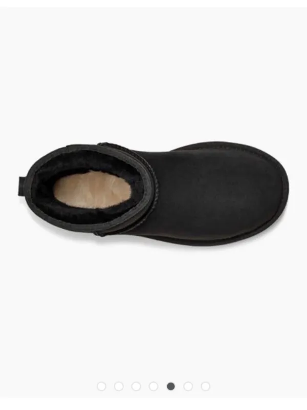 UGG wmns sz 8 classic mini ii - Image 2