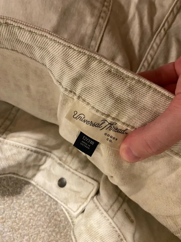Universal Threads NWOT Cream Baggy Flare Cropped Denim Jeans - Image 5