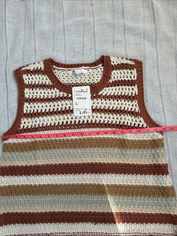 DR2 by Daniel Rainn NWT Stripe Tassel Trim Crop Sweater Tank - Image 11