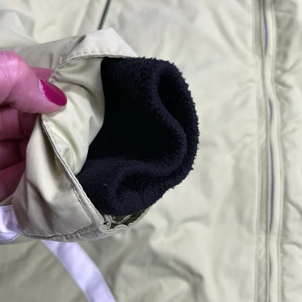 Obermeyer Women's Ski Jacket, Pale Green/White, Size 10 - Image 4