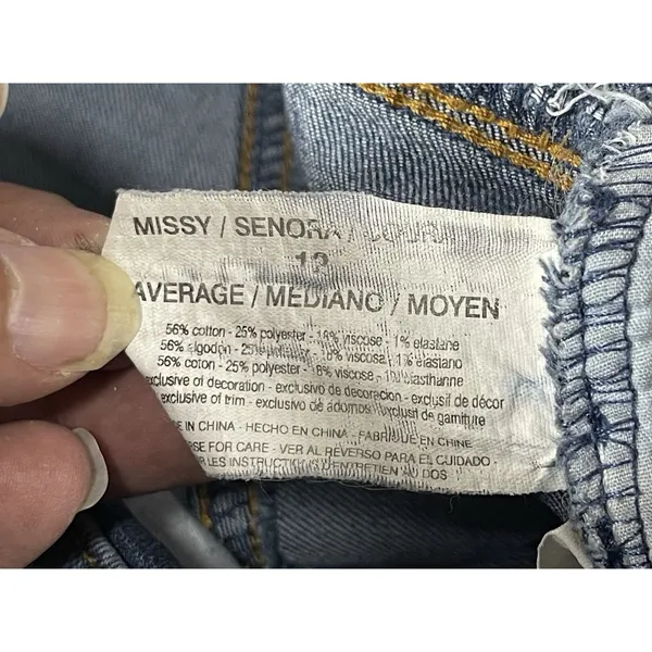 Bandolino Embroidered Skinny Jeans Women’s Size 12 Medium Wash Frayed Cuff Boho - Image 10