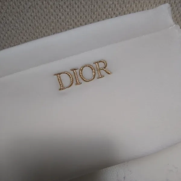 DIOR White Velvet Beauty pouch With Gold Dior Logo Limited Edition New No Tag - Image 2