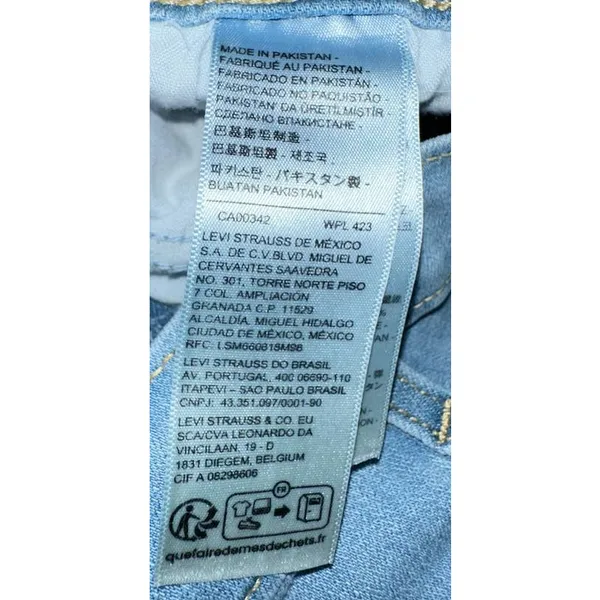 Levis Light‎ Wash Cuffed Jean Shorts Size 27 - Image 4