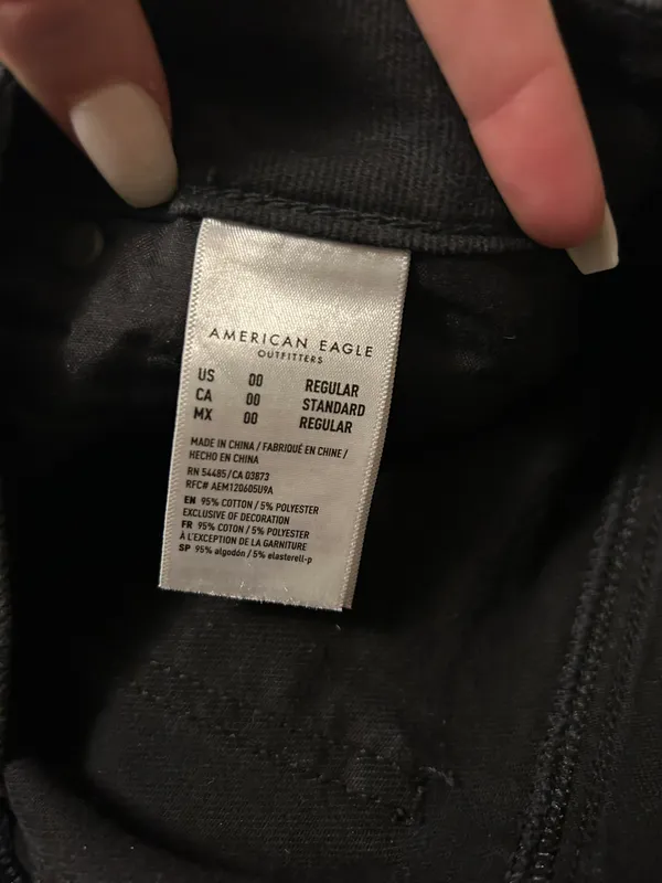 American Eagle Mom Jeans - Image 2