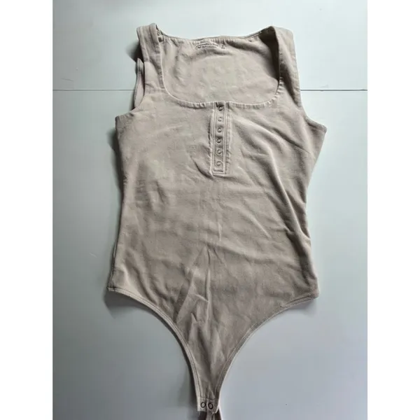 Abercrombie & Fitch Soft A&F Beige Henley Bodysuit Size M Sleeveless Snap Front - Image 3
