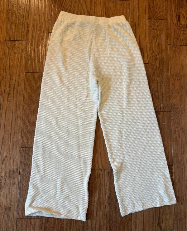 Amazon Cotton ivory waffled lounge pants where leg size M - Image 5