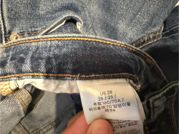 NWOT Women’s Calvin Klein Mid-Blue Straight Leg Jeans - Image 5