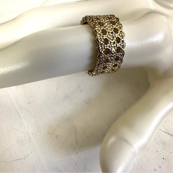 Gold tone band ring - Image 6