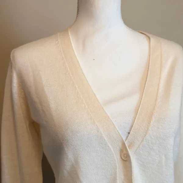 NWT Skims featherweight Cashmere cardigan women's size medium in egret ivory - Image 11