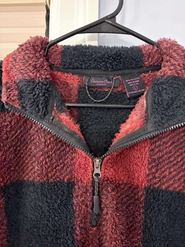 Buffalo Print 3/4 Zip Pullover Red Size L - Image 3