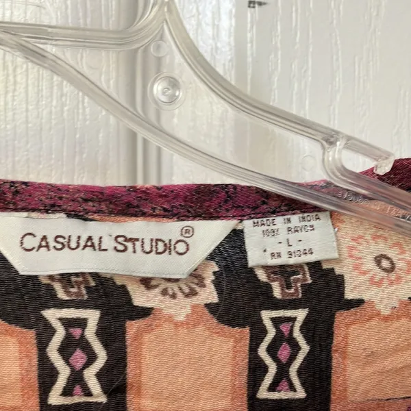 FINAL MARKDOWN Casual studio boho looking top large - Image 3