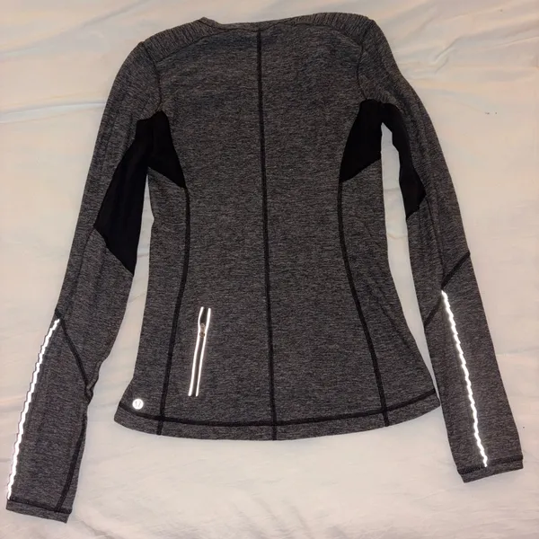 Lululemon shirt - Image 3