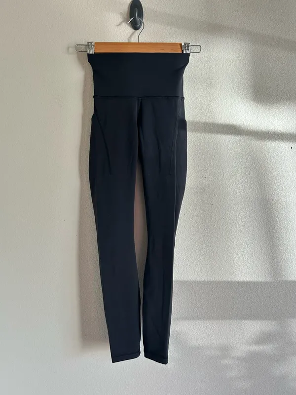 NWOT LULULEMON Wunder Train High Rise Tight with Pockets Black 0 25" inseam - Image 4