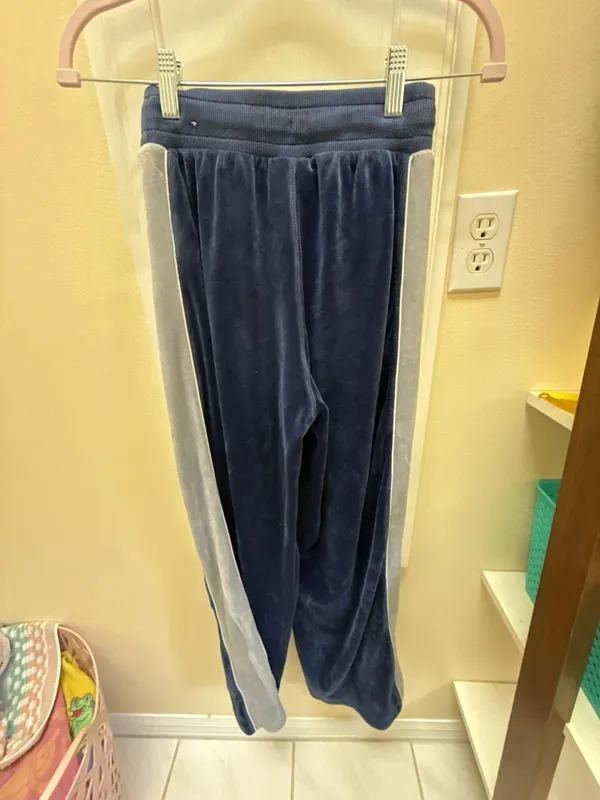 Jordan Flight Women's Velour Wide Leg Sweatpants - Image 3