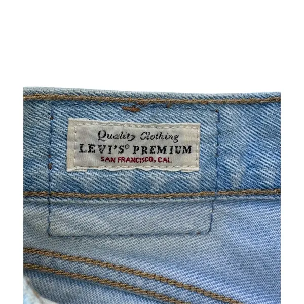 Levi’s Premium Wedgie Short Raw Hem Distressed Light Blue Denim Shorts 25 - Image 6
