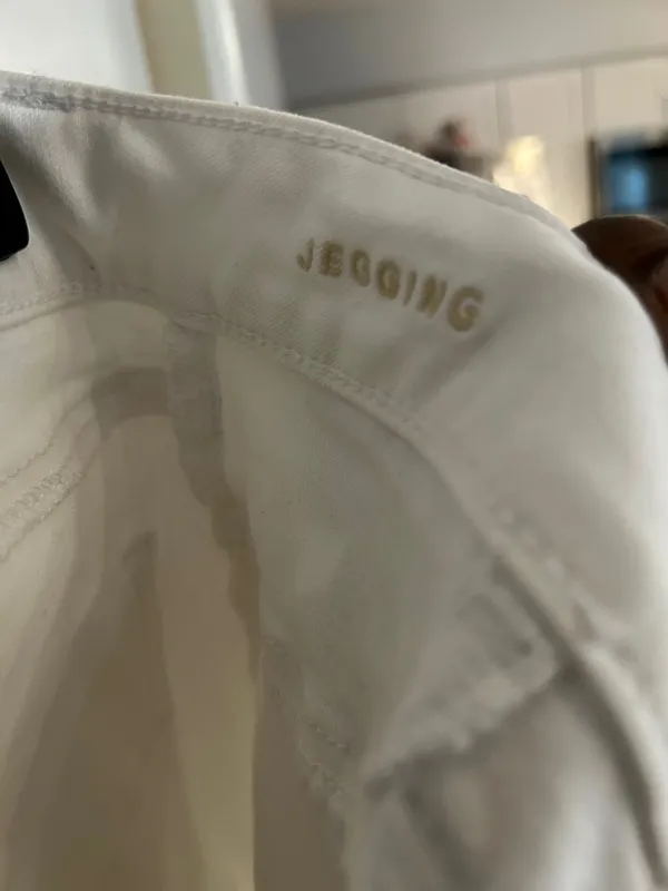 American Eagle Outfitters White Skinny Jeans - Image 3