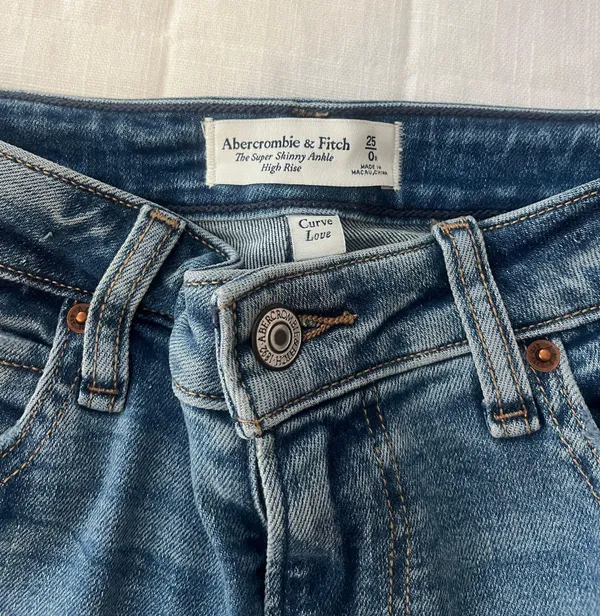 Abercrombie Super Skinny Jeans - Image 4