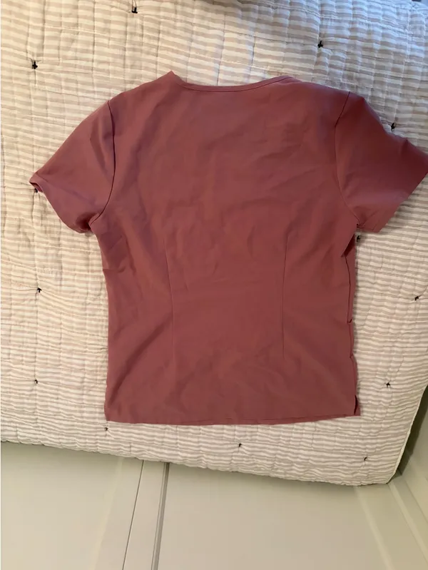 Figs Mauve Casma 2 Pocket Top - Image 2