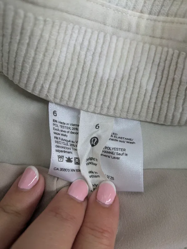 Lululemon Athletica Ribbed Softstream High-Rise Shorts 2" Size 6 - Image 4