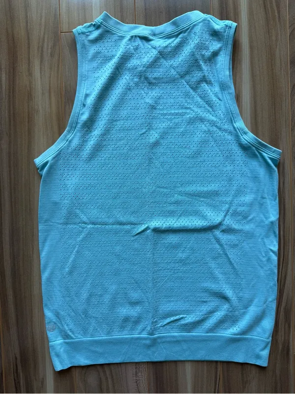 Lululemon Breeze By Muscle Tank II *Squad - size 6 - Image 2