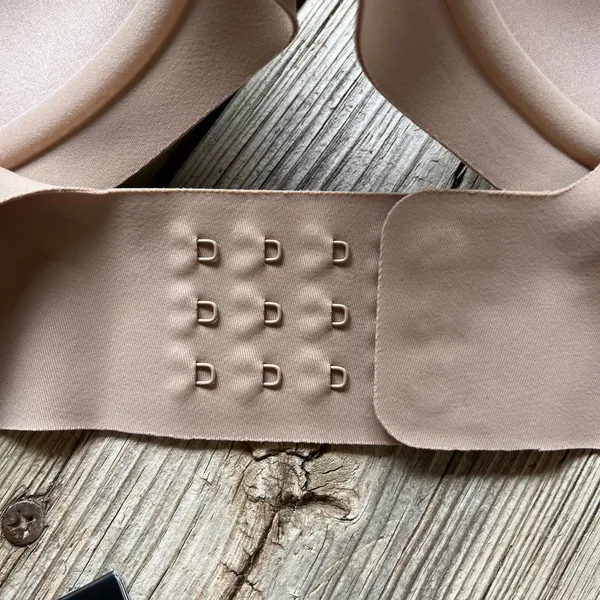 EBY Pain Free T-Shirt Bra Nude Size 36DD. NEW! - Image 3