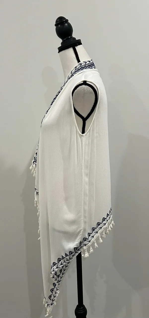 Alya Bohemian Embroidered Vest - Image 3