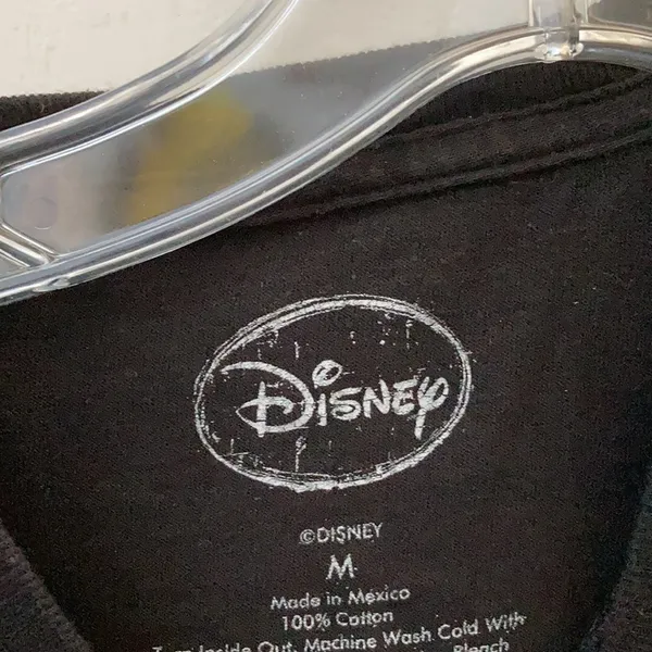FINAL MARKDOWN Disney lion king tee medium - Image 3
