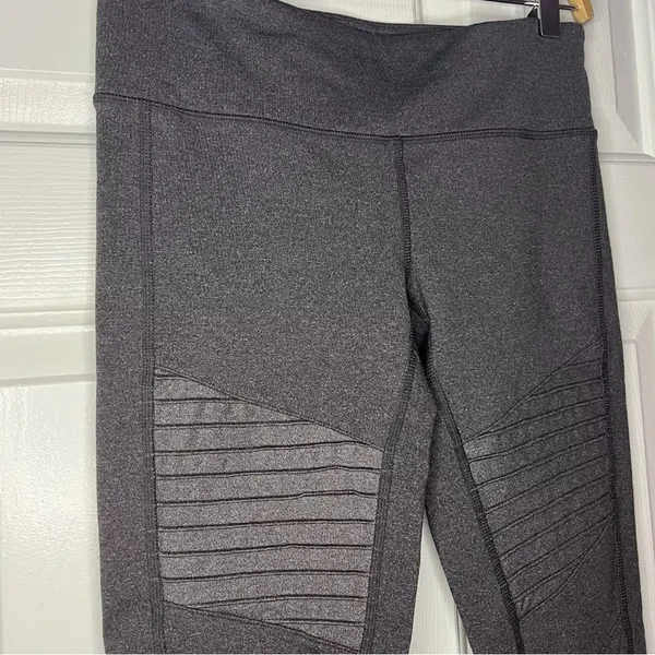 Alo Yoga Size Medium Low Waist Grey Moto Legging Athletic Textured Mesh Pant - Image 5