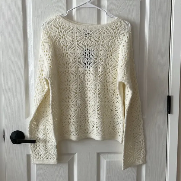 Universal Threads openwork sweater - Image 4